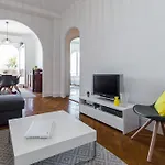 Beautiful Apartment By The Sea Front