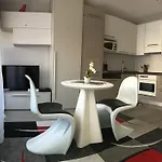 Royal Promenade Apartment *