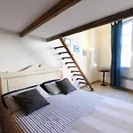 Great Flat In The Old Town Up To 4