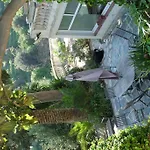 Castel Enchante Bed & Breakfast 3*