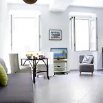 Next Place Garibaldi 2 Bdrs Apt