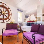 Vieux / Marche Aux Fleurs Apartment *
