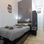 Apartment Angle Droit- Loft Et Atypique, Climatisation, Vieux-nice