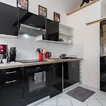 Ste Reparate F4 Moderne, Design, Place Rossetti, Heart Old Town Apartment *