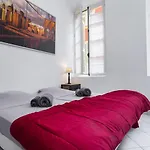 Ste Reparate F4 Moderne, Design, Place Rossetti, Heart Old Town Apartment