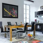 Ste Reparate F4 Moderne, Design, Place Rossetti, Heart Old Town Nice