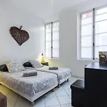 Ste Reparate F4 Moderne, Design, Place Rossetti, Heart Old Town