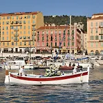 Apartment Ste Reparate F4 Moderne, Design, Place Rossetti, Heart Old Town