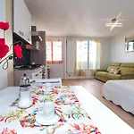 Blue Lagon Five Stars Holiday House