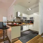 Pref 2 - F4 - Vaste Et Bourgeois ,3 Chambres, Ascenseur, Vx-nice Apartment