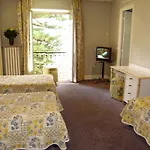 Busby Hotel