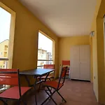 Appartement 3 Personnes Avec Coin Nuit Avec Terrasse Et Parking Quartier Du Port De Nice