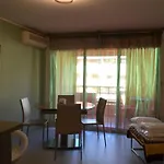 Appartement 3 Personnes Avec Coin Nuit Avec Terrasse Et Parking Quartier Du Port De Nice
