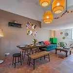 Le Chateau - The Beautiful Sight In Old Town, Private Terrace