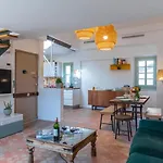 Le Chateau - The Beautiful Sight In Old Town, Private Terrace Apartment *