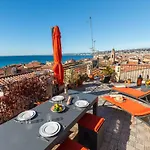 Le Chateau - The Beautiful Sight In Old Town, Private Terrace Apartment