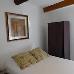 Apartment Vieux / Marche Aux Fleurs