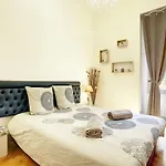 Apartment Le Philibert - Splendid, 6 Bedrooms, 12p, Port, Air Cond Nice
