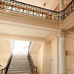 Clemenceau Centre Five Stars House *