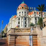 Nestor&Jeeves - Artzy - Central - By Sea