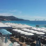 Apartment Beachfront Promenade Des