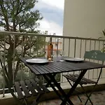 Apartment Les Pins . 2 P Calme Et Terrasse Nice
