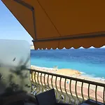 Beachfront Promenade Des *