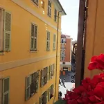 2 Bedroom Apartment Old Town Centre