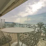 Seafront Modern Apartment