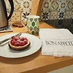 Apartment 2 Bedroom Old Town Centre *