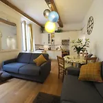 Apartment 2 Bedroom Old Town Centre Nice