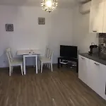 Apartment Cosy Poullan, 2-bedroom Apartment, 200 M From The