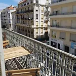 Cosy Rossini Large Balcony Apartment *