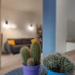 - Port - Balcony Apartment Nice