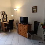 22 Rue Louis De Coppet