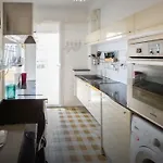 Stunning 2 Bed Flat Front Of The Beach Seaview Nice