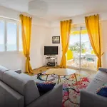 Apartment Stunning 2 Bed Flat Front Of The Beach Seaview Nice