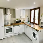 Duplex In The Heart Of The Old Town 2Bdrs