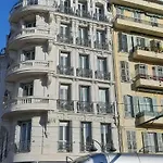 Lou Nidou, Centre