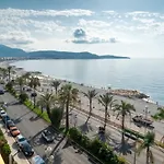Beachfront Promenade Des Nice