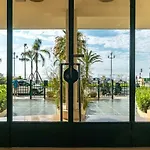 Beachfront Promenade Des Apartment Nice