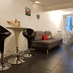 Apartment La Rose: Charming 2-room In The Heart Of - 3-min. From The Beach