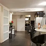 Apartment La Rose: Charming 2-room In The Heart Of - 3-min. From The Beach