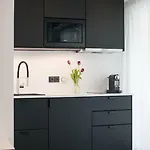Luxurious In Heart Of Apartment *