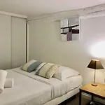 Duplex In The Heart Of The Old Town 2Bdrs