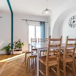 6 Bedrooms Seaview House, Old Town * Nice