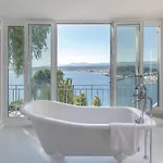 Chateau Des - Five Stars House