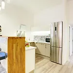 2 - F4 Spacieux Et Confortable Au Centre Du Vieux-nice *