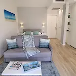 Nestor&Jeeves - Blue Ocean - Central - Very Close Beaches