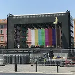 Hyper Centre Place Massena